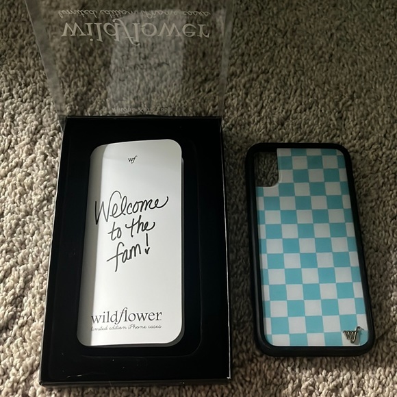 wildflower blue checkerboard iphone x/xs case - Picture 2 of 2